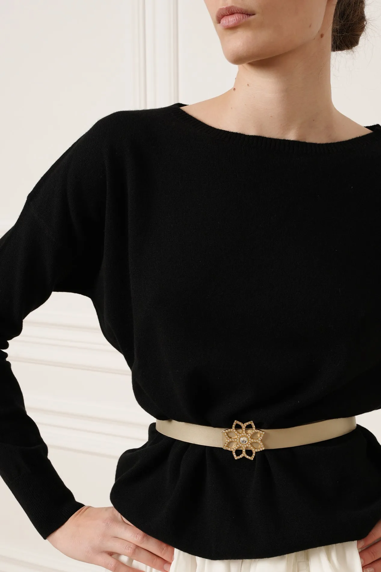 Rania Boat Neck Cashmere Sweater In Embassy