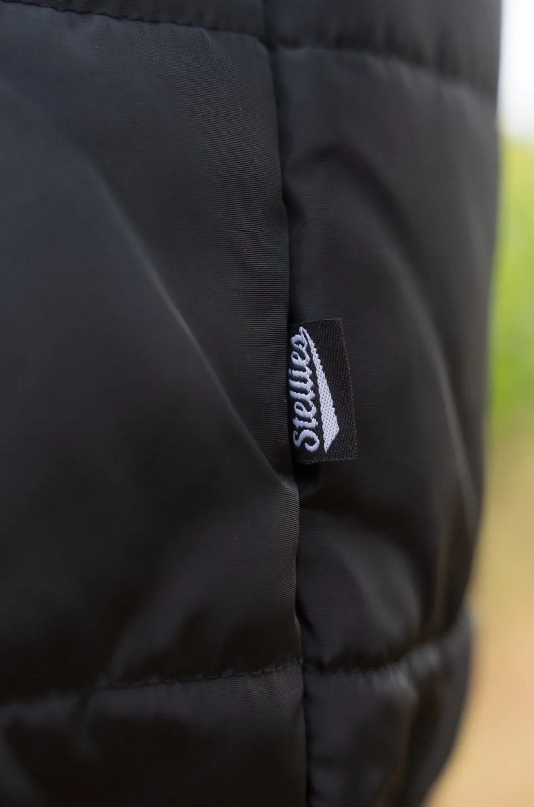 Two-Tone Puffer Jacket - Black