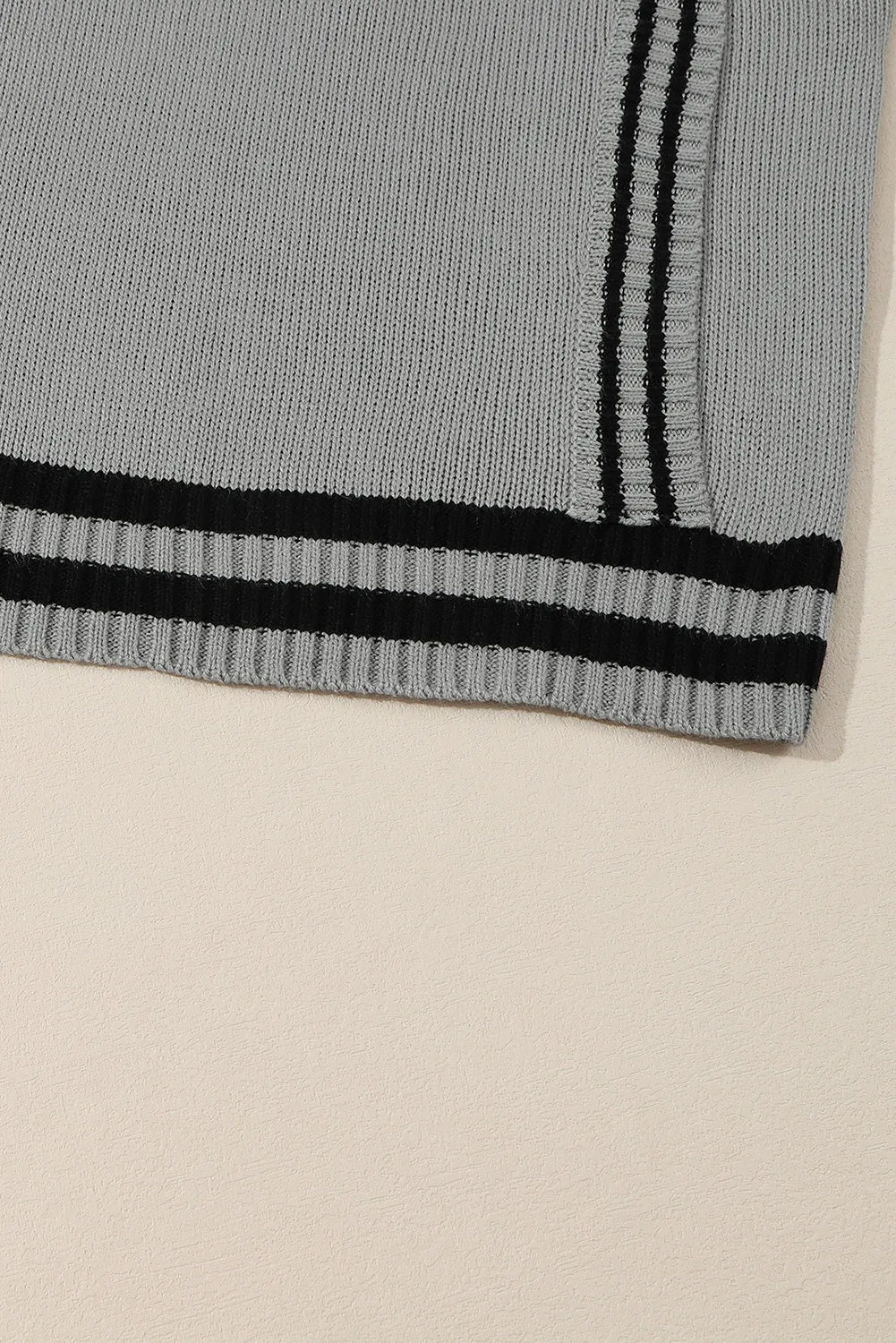 Women's V Neck Contrast Stripes Trims Short Sleeve Sweater